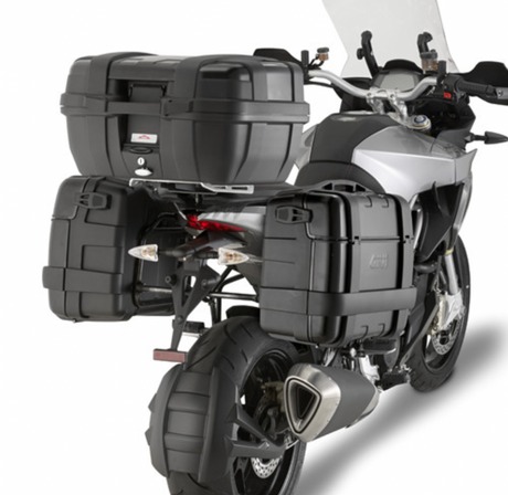 GIVI TRK46B VALIGIA LATERALE NERA 46 LT. CON FINITURA IN ALLUMINIO VERNICIATO NERO, DOTATA DI SPORTELLO DI APERTURA SUPERIORE alexmotostore